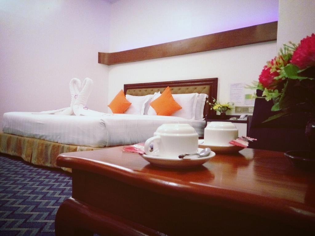 Perfect Hotel Mandalay Luaran gambar